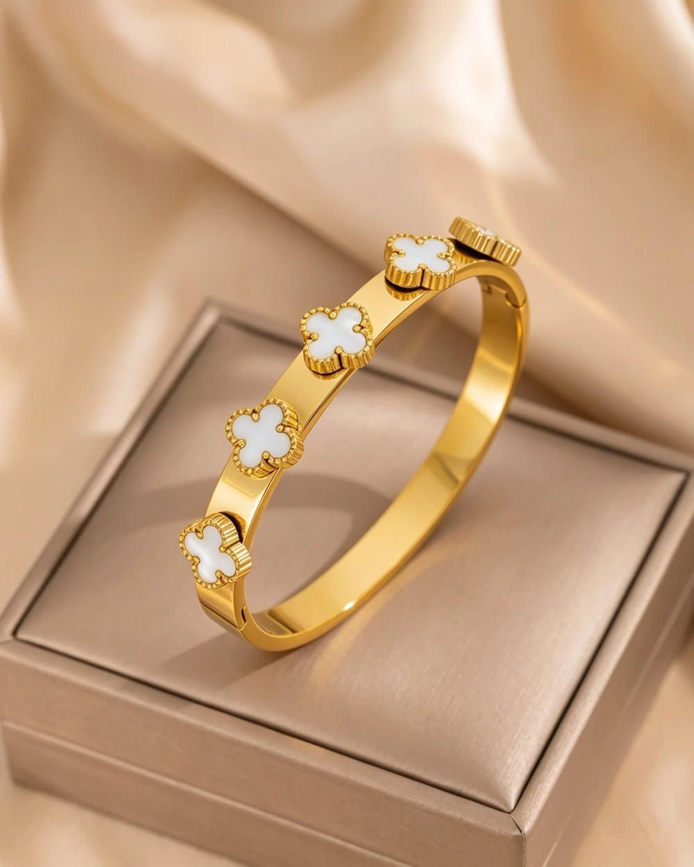 Ellipse Stainless Steel Electroplating Clover Bracelet